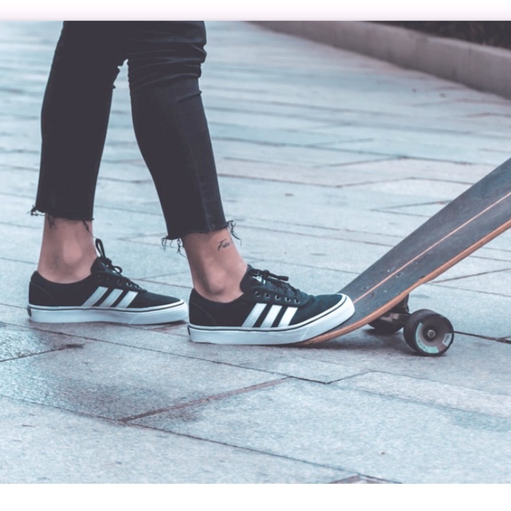🖤Adidas 3-stripe like new Skateboard Sneakers